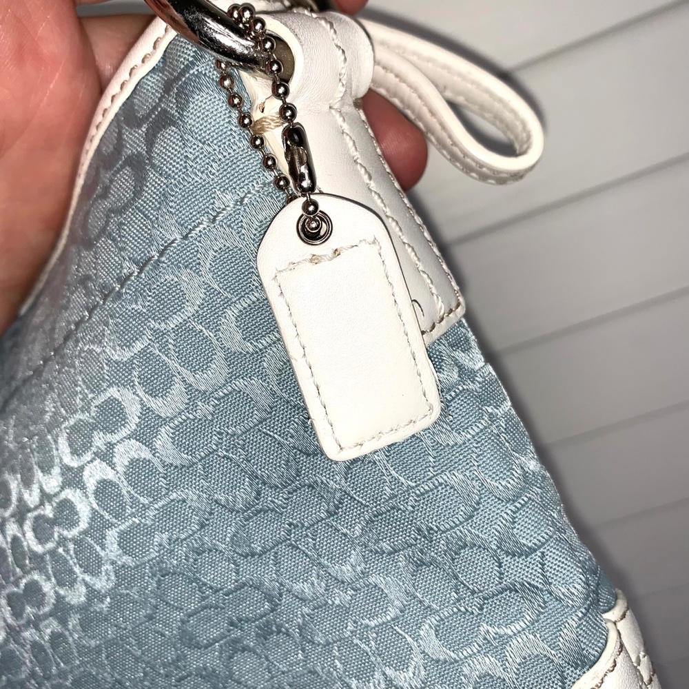 |•COACH•| Pretty Blue/White Small Crossbody Bag - Picture 6 of 8